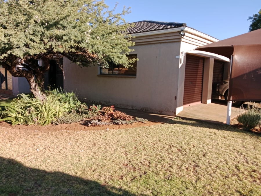 3 Bedroom Property for Sale in Kuruman Northern Cape